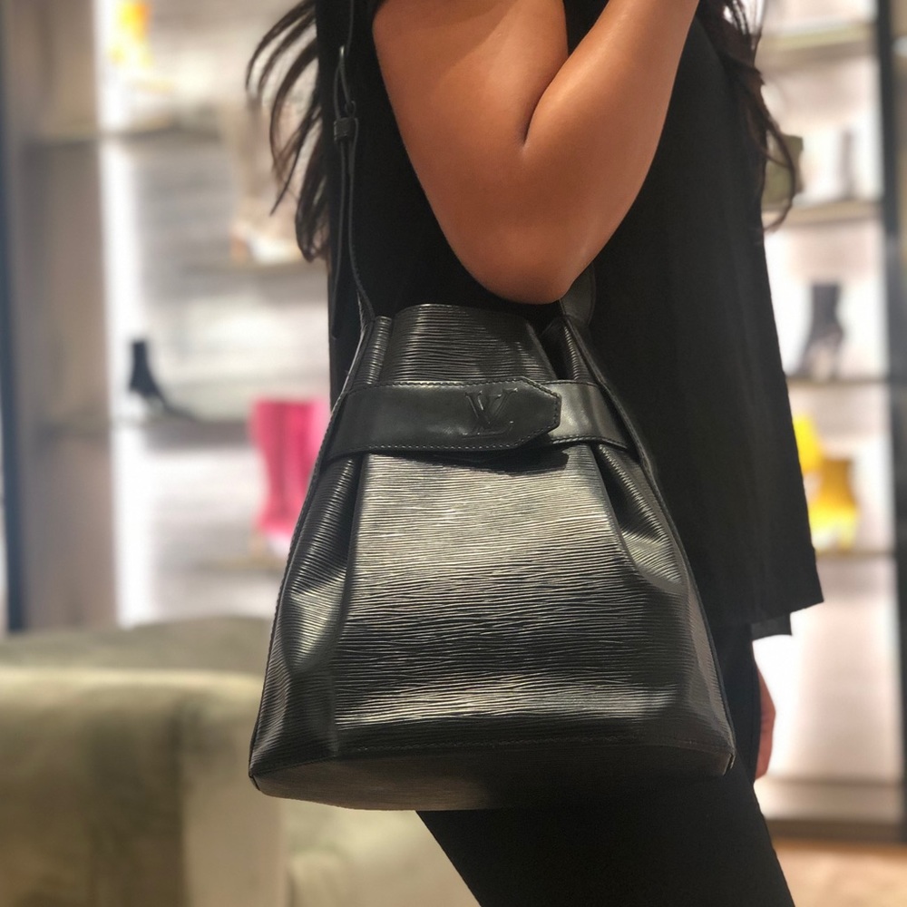 Louis Vuitton Epi Leather Sac D'epaule BLACK